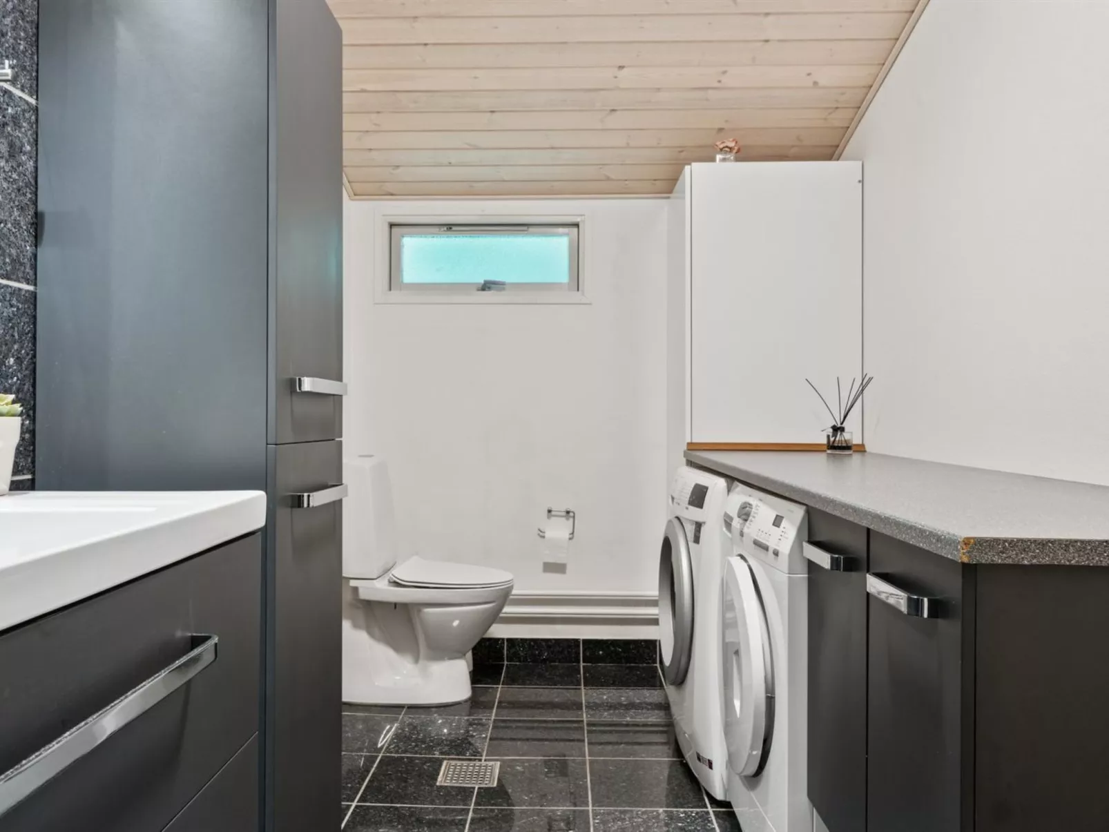 "Sixten" - 400m to the fjord-Binnen