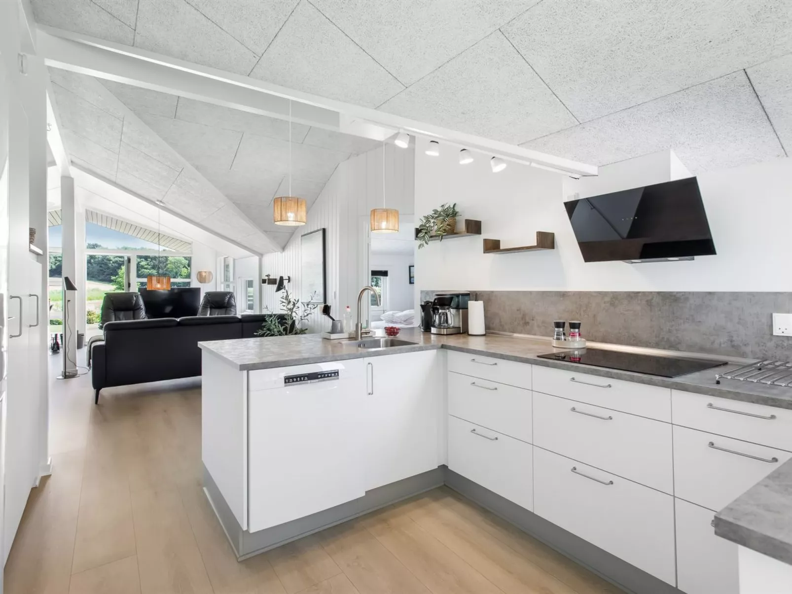 "Eisa" - 75m from the sea-Binnen