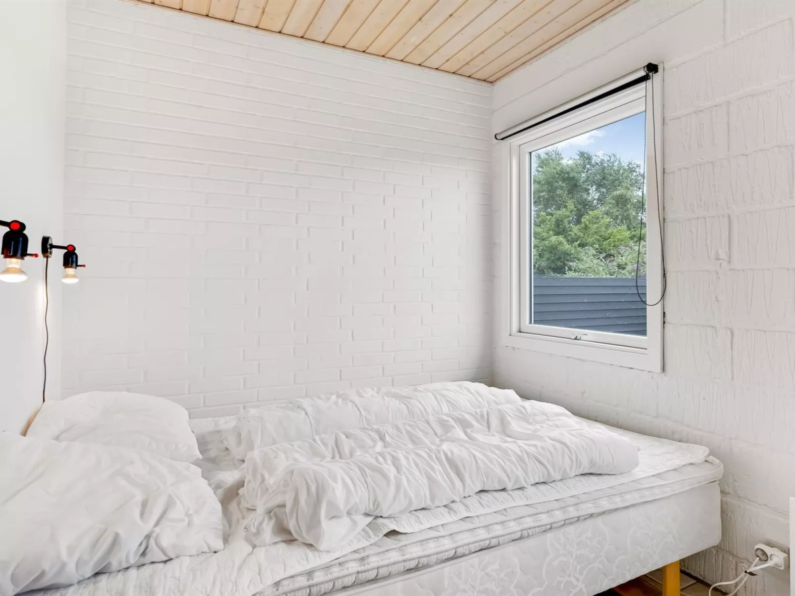 "Gudmund" - 50m from the sea-Binnen