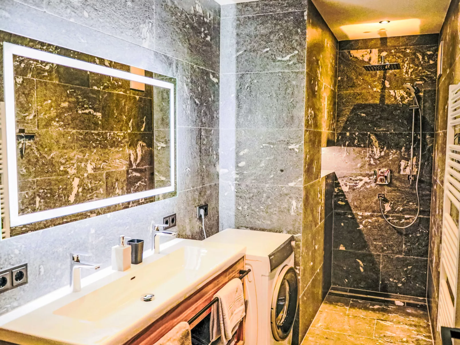 Jagerstüberl-60qm EG mit gr Terrasse-Binnen