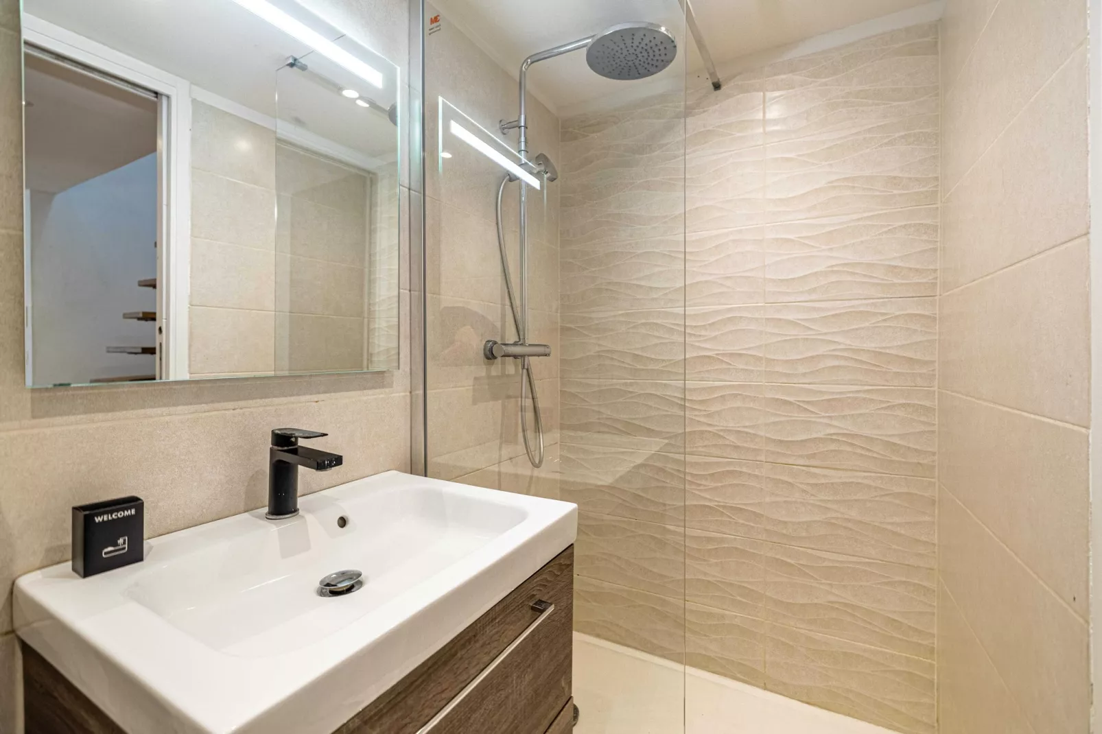 GF-11-GARIBALDI-101-Badkamer