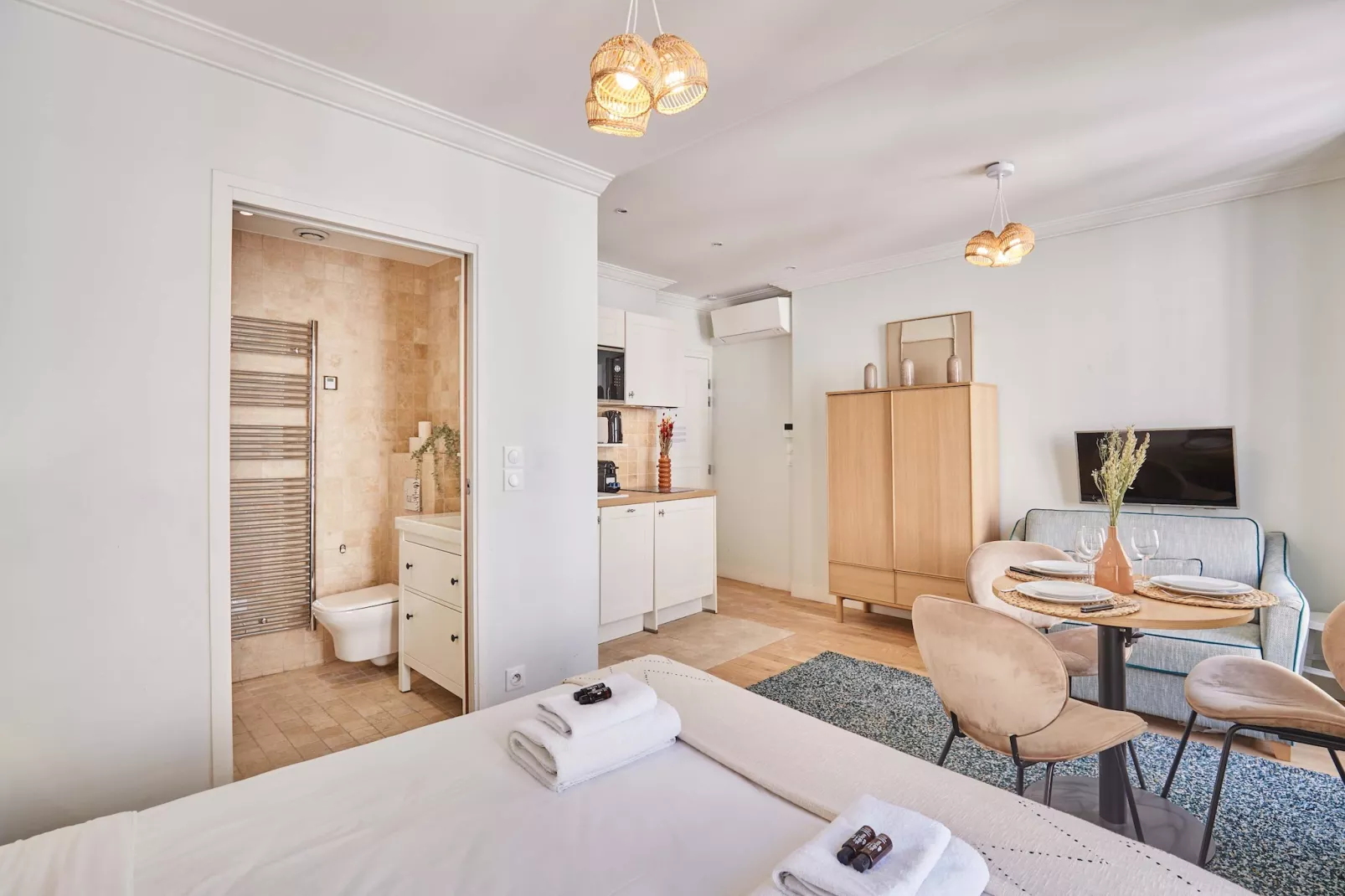 CHENIER 8 NEW-Niet-getagd