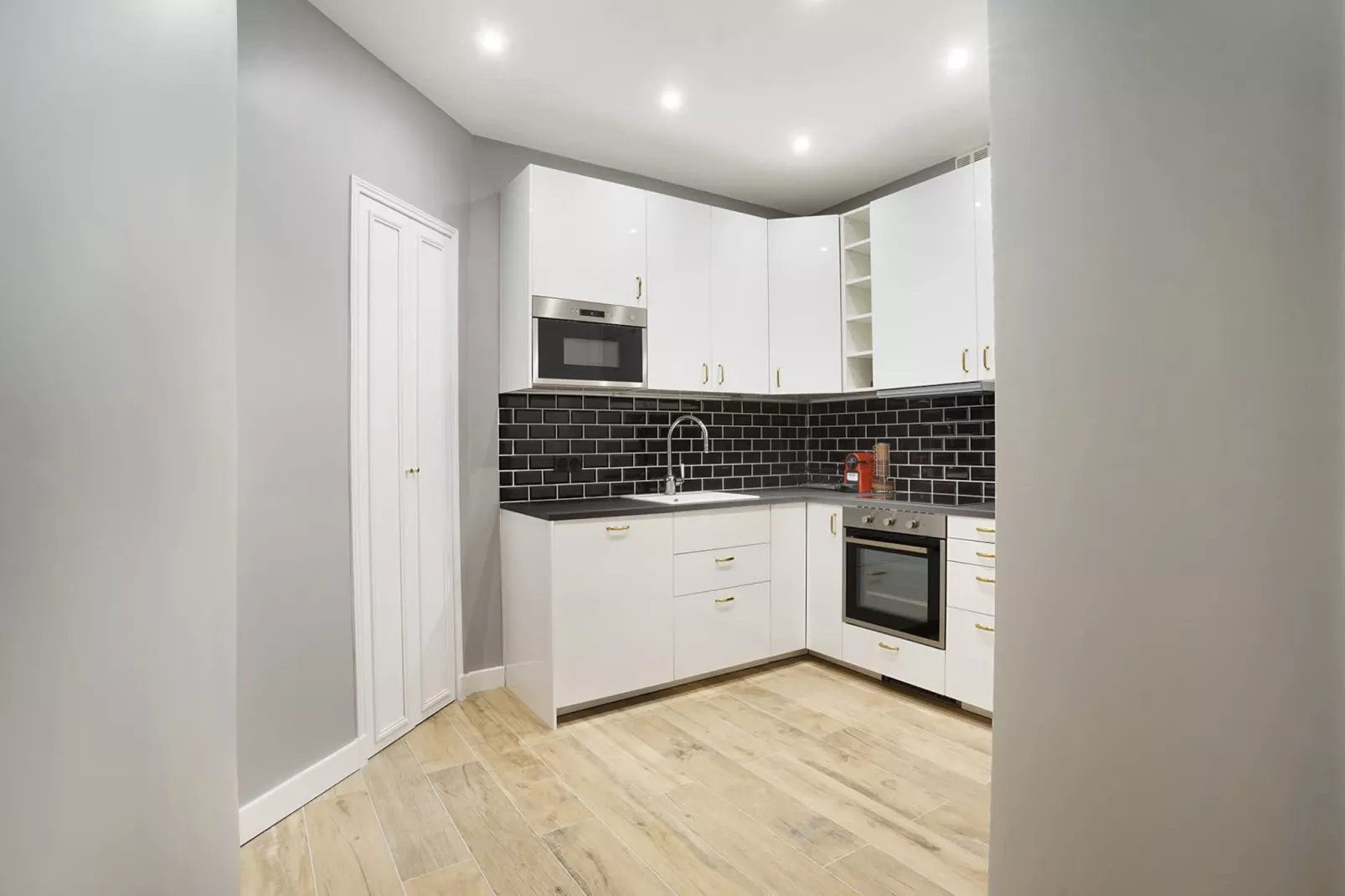 ISLY 1 NEW-Niet-getagd