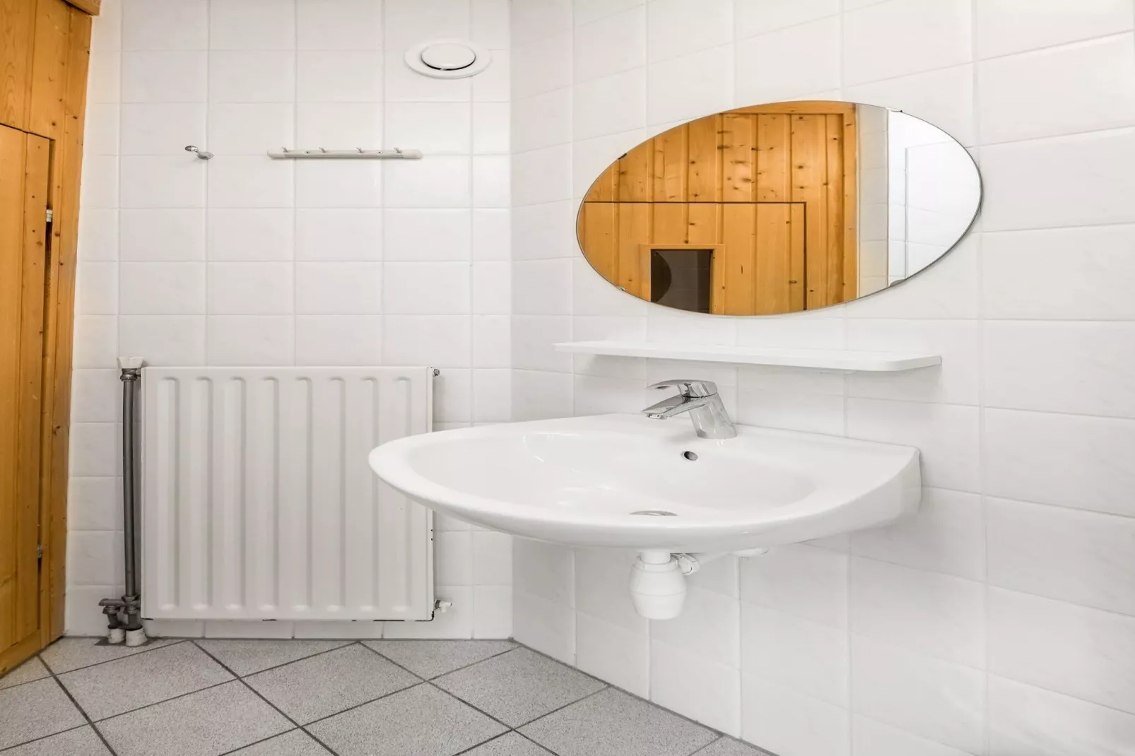 Vakantiepark Zeeland Village 5-Badkamer