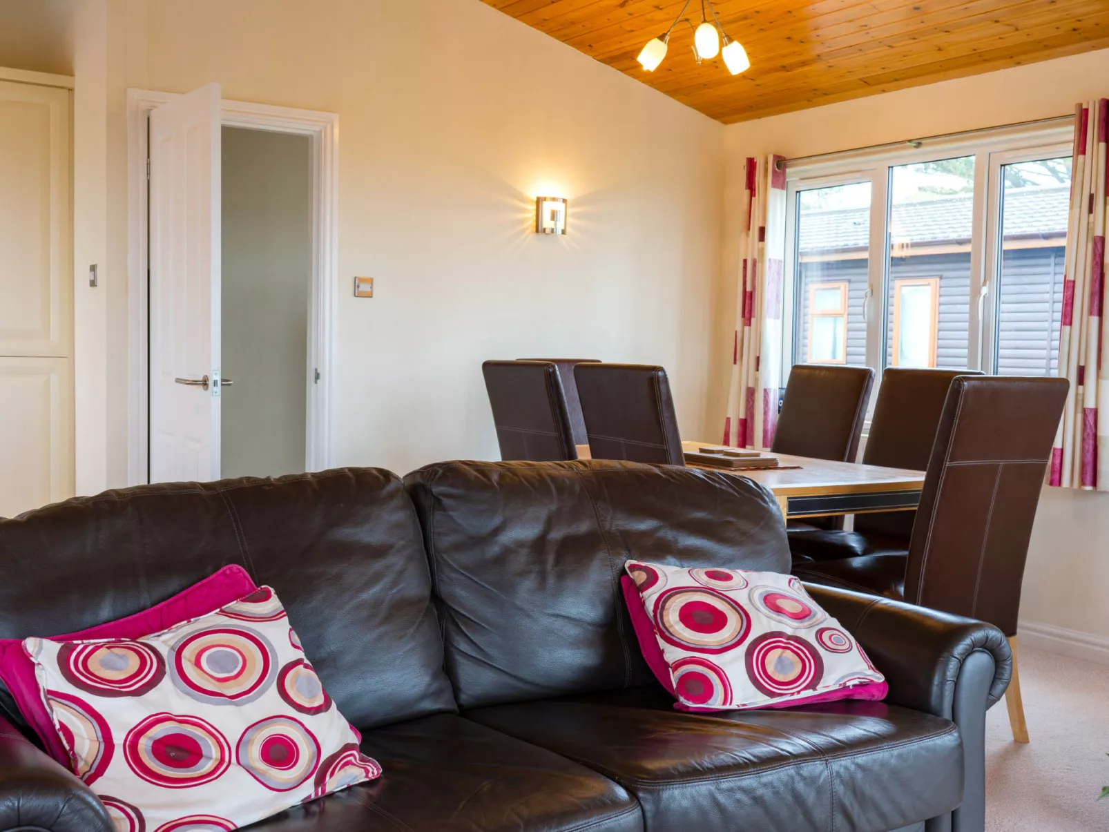 Whitsand Bay Lodge-Binnen