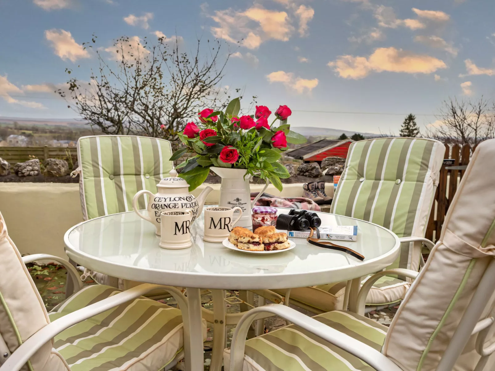 Two Storrs Cottages-Buiten