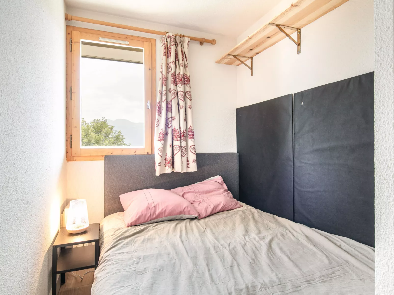 T. DU MOREL A-Binnen