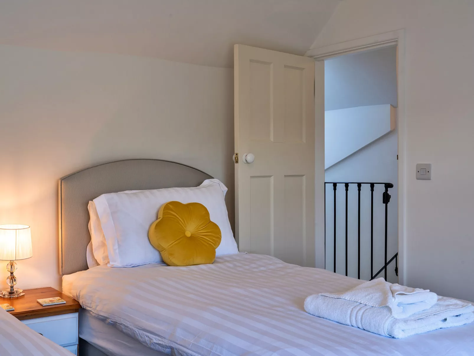 Trethew Cottage-Binnen