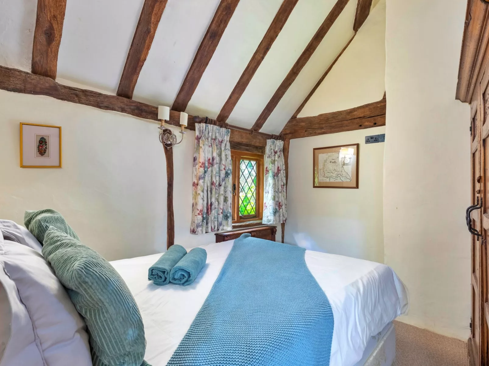 Sandhill Cottage with Hot Tub-Binnen