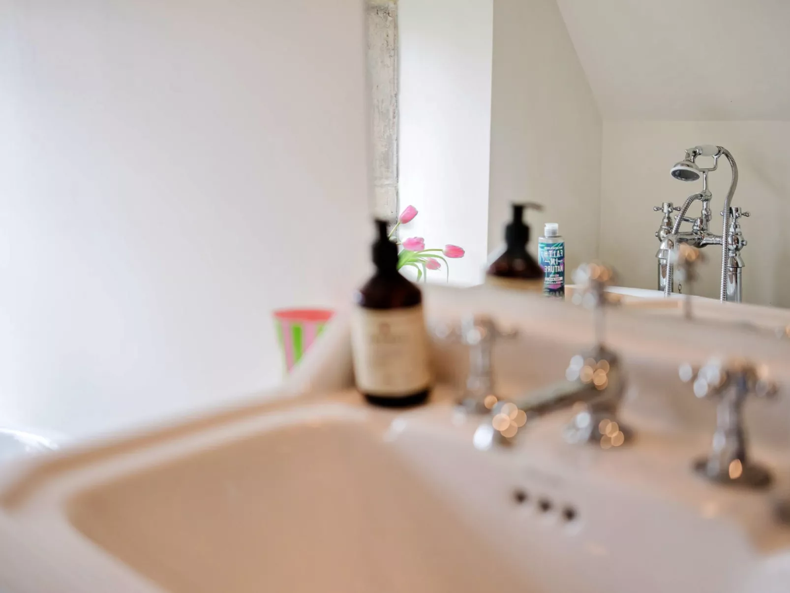 Courtside Cottage-Binnen