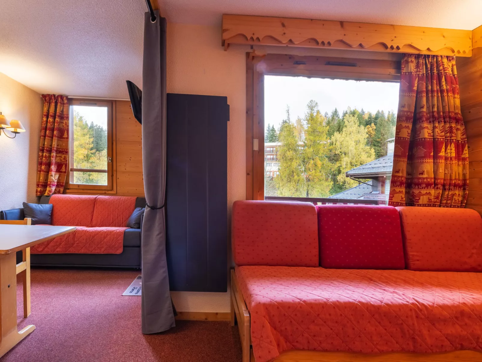 LES ARCADES A-Binnen