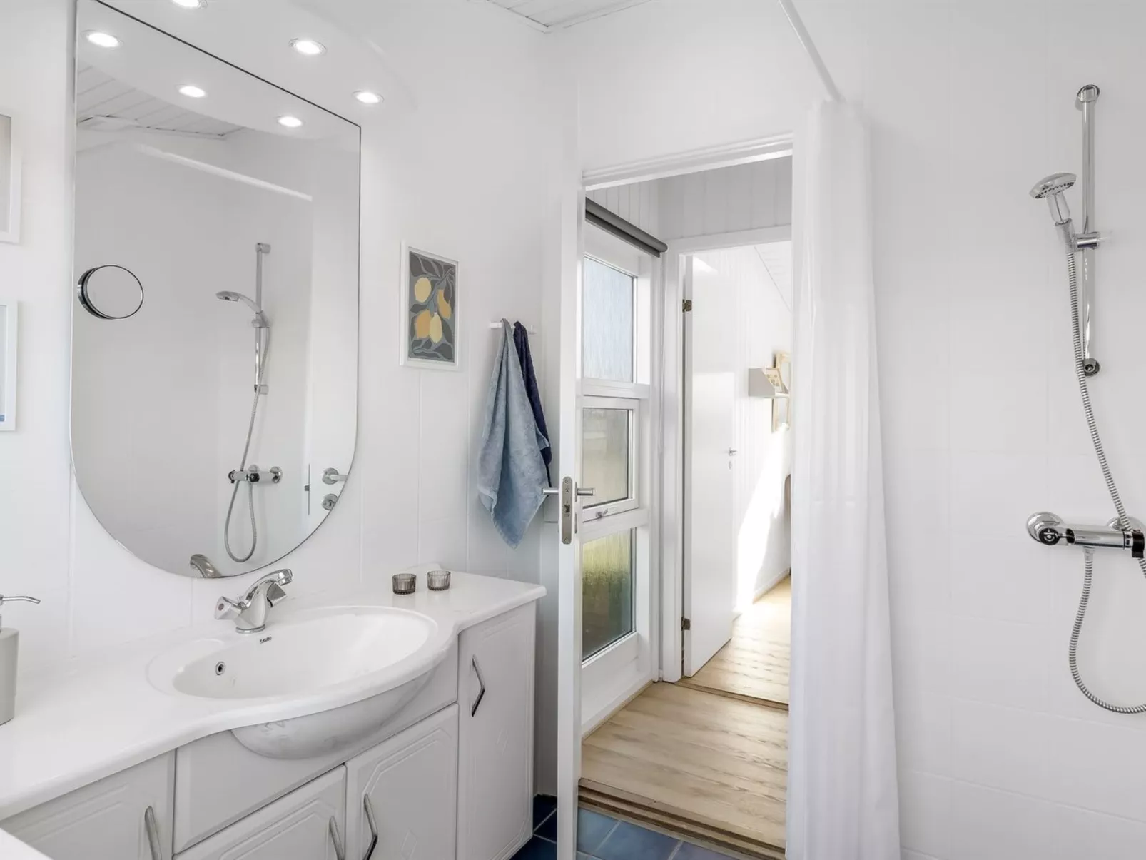 "Quanna" - 450m from the sea-Binnen