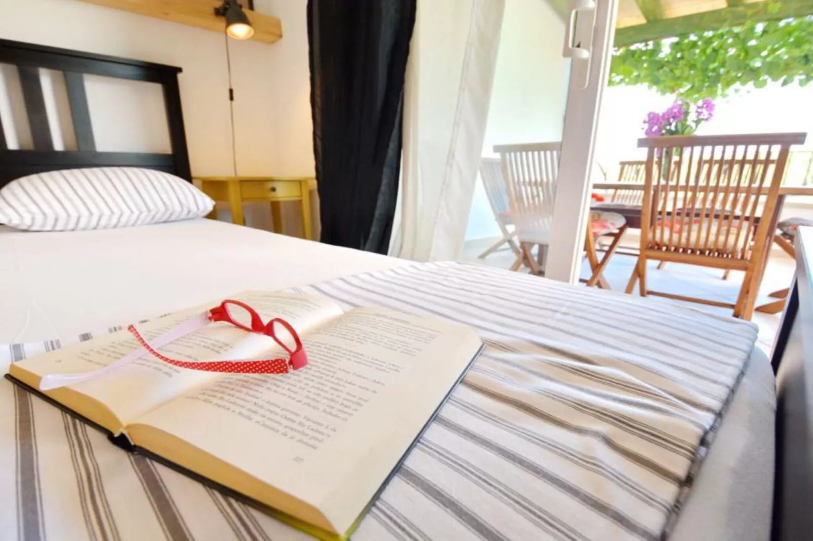 Two-Bedroom Apartment (Maslina)-Slaapkamer