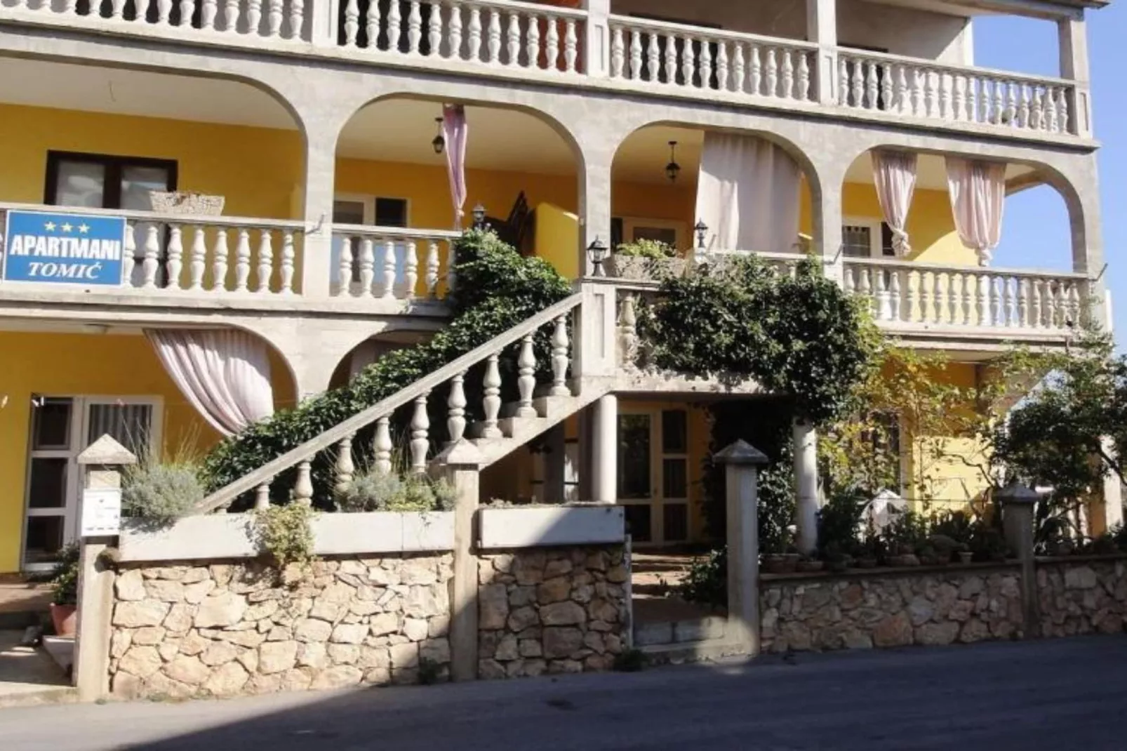 Cozy Vodice Garden Apartments With Terrace and BBQ -  Comfort one bedroom apartment (GREEN)-Buitenlucht