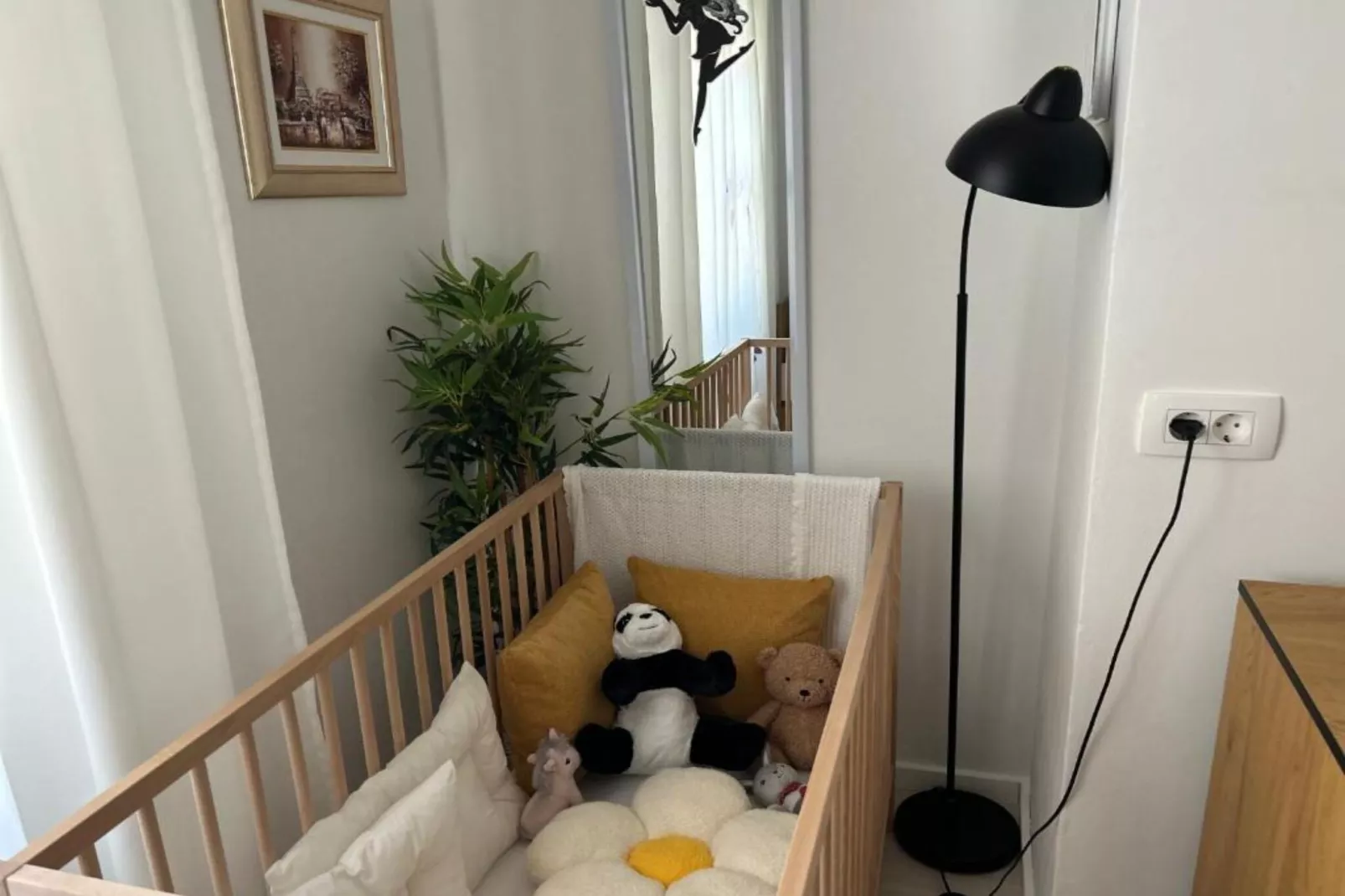 Beach House - 2m from beach - Three Bedroom House-Slaapkamer