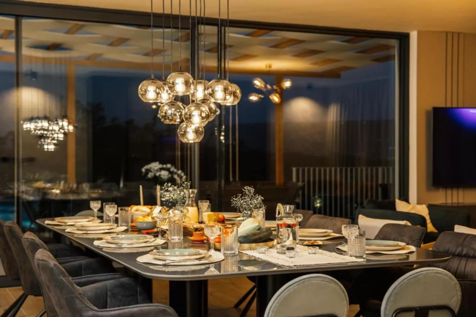 Luxury Villa Lara with Heated Pool, Hot-Tub and Sauna - Six Bedroom Villa with Pool-Eetkamer