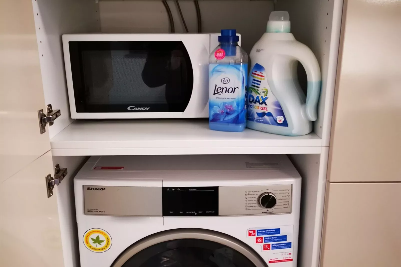 Downtown Koper Spacious Apartment with Balcony - Two Bedroom Apartment with Balcony-Keuken