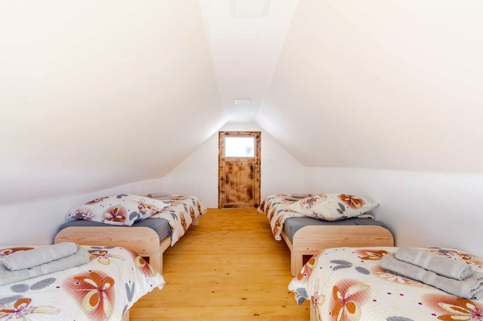 Nature Hideaway Holiday Homes with Sauna - One Bedroom Holiday Home (owner Pika)-Slaapkamer