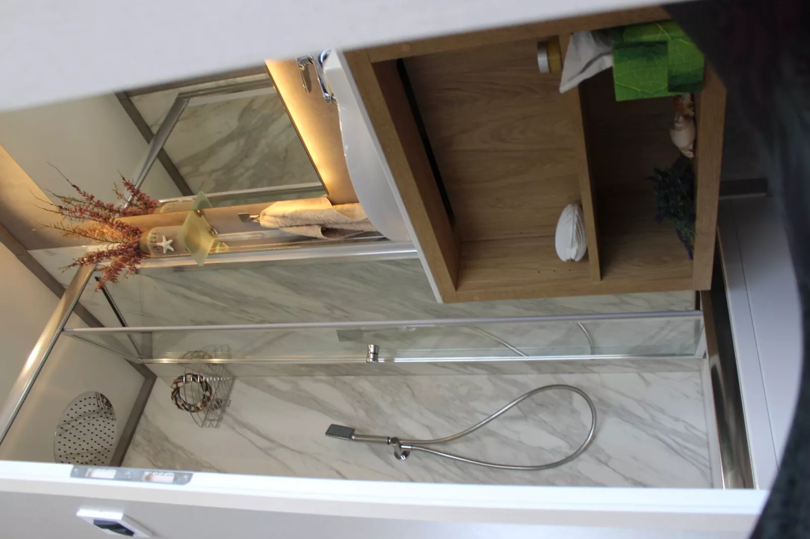 The Seaborn Residence - Two Bedroom Floating House-Badkamer