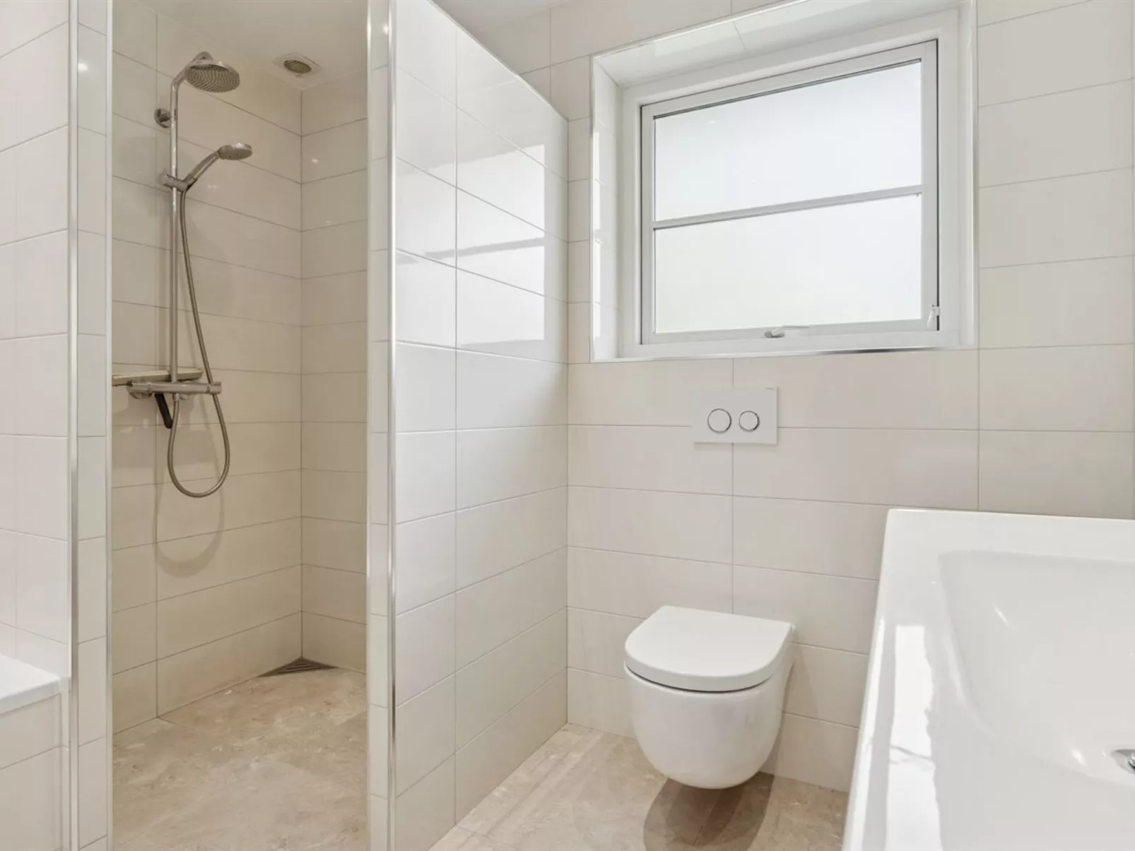 "Alvia" - 1.6km from the sea-Binnen