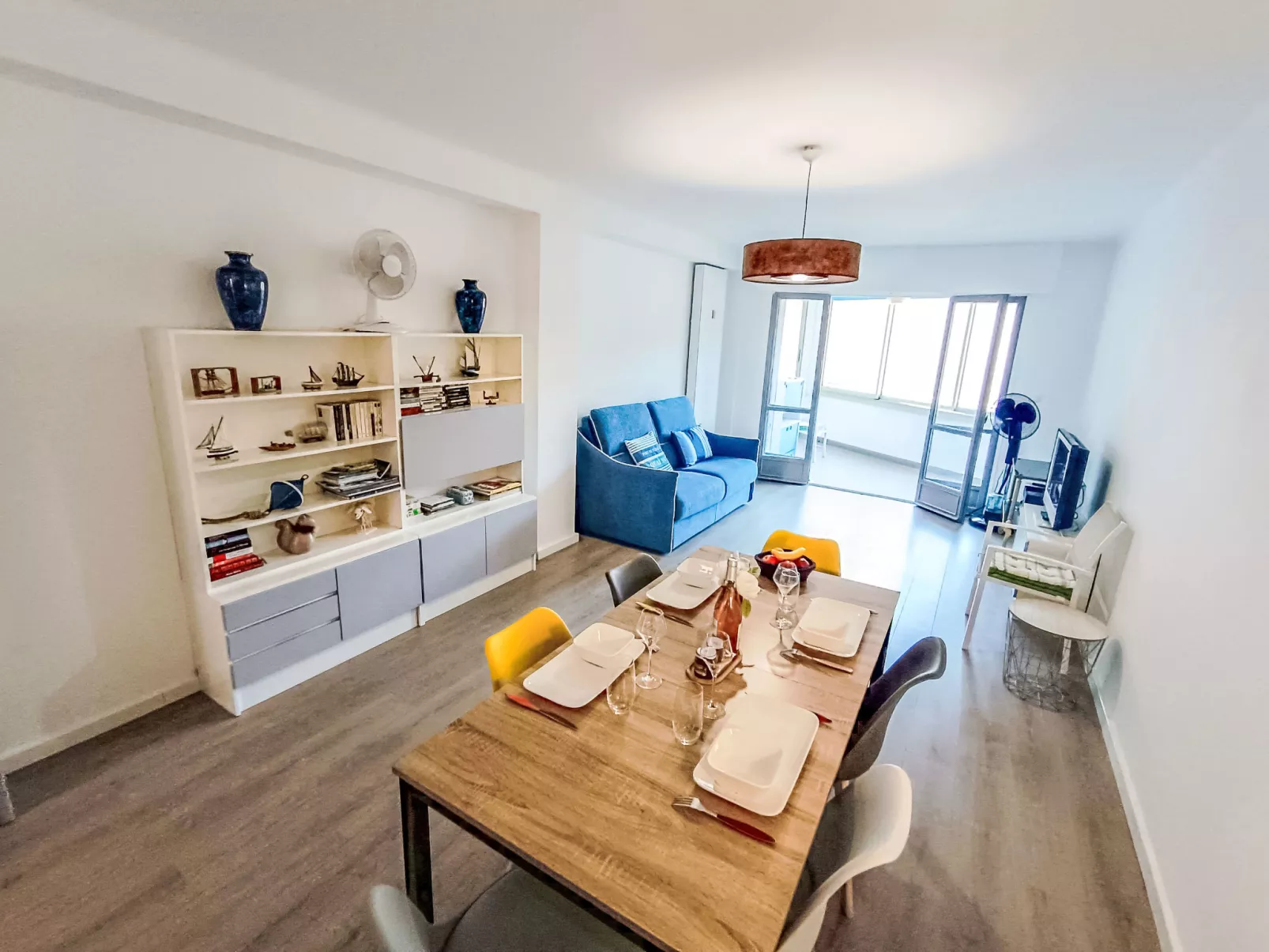 Le Victor Hugo-Binnen