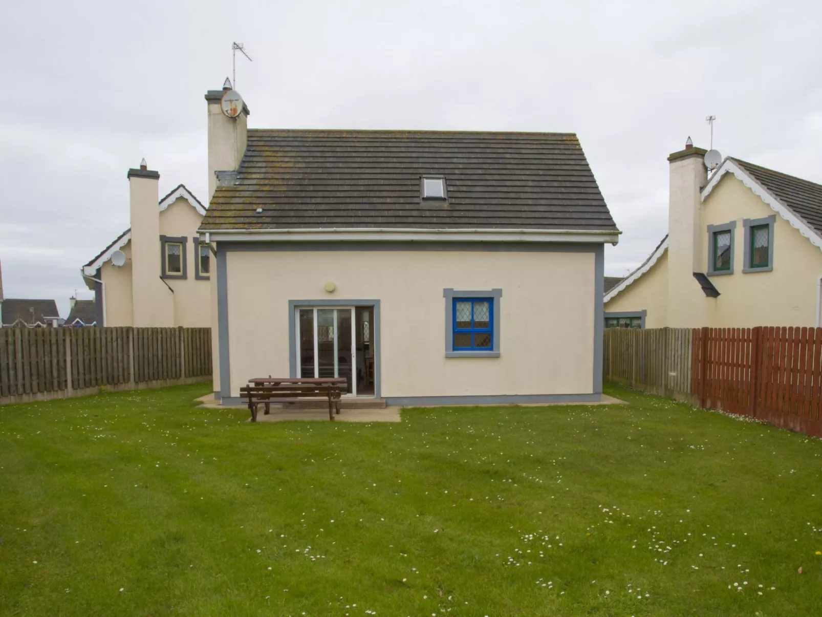 Willow Grove HC No. 3-Buiten