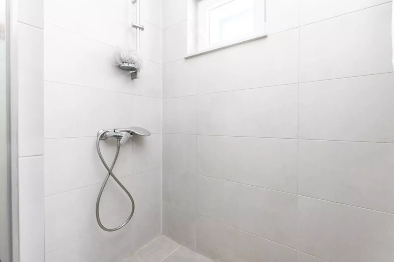 Holiday Home Pigmy Cormoran - One Bedroom House with Terrace  and Pool-Badkamer