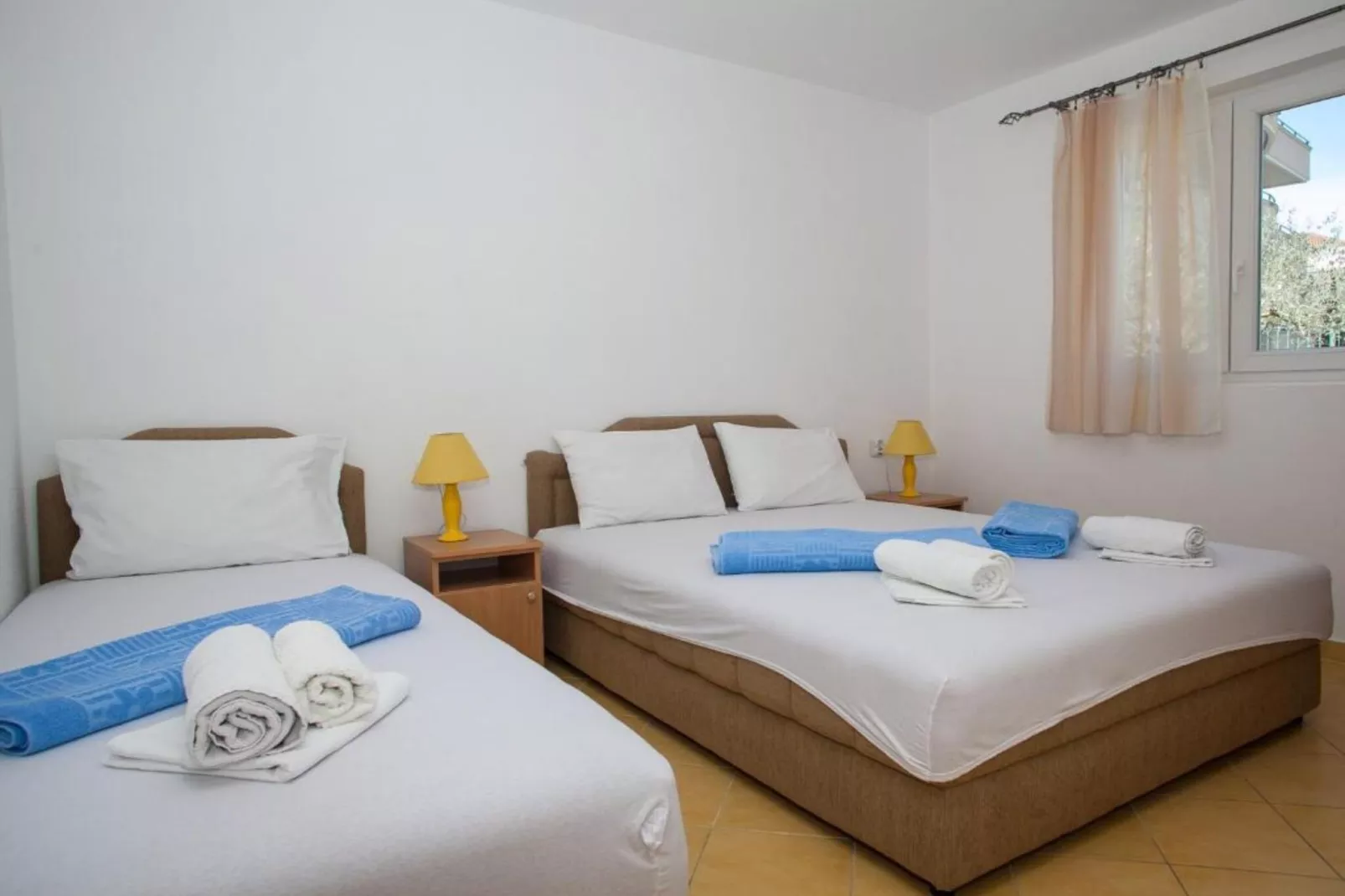 Charming Seaside Escape in Kotor - One Bedroom Apartment with Sea View 1-Slaapkamer