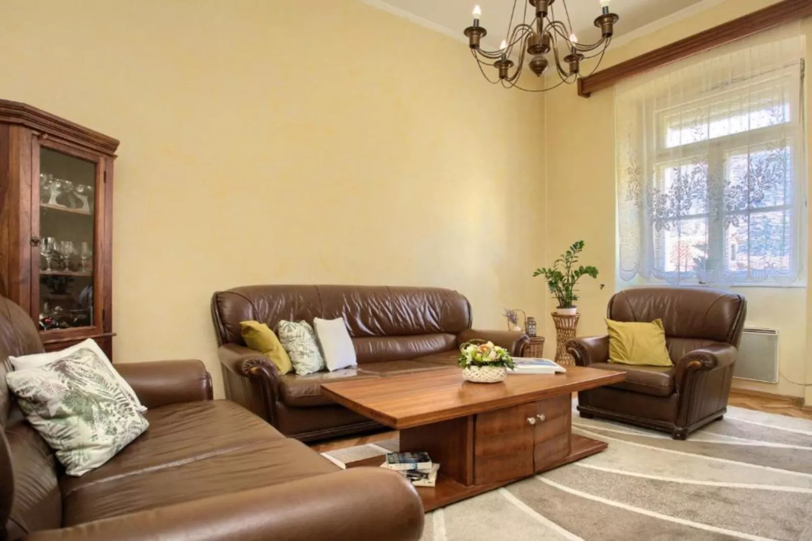 Kotor Old Town Charm Apartment - Two Bedroom Apartment-Woonkamer