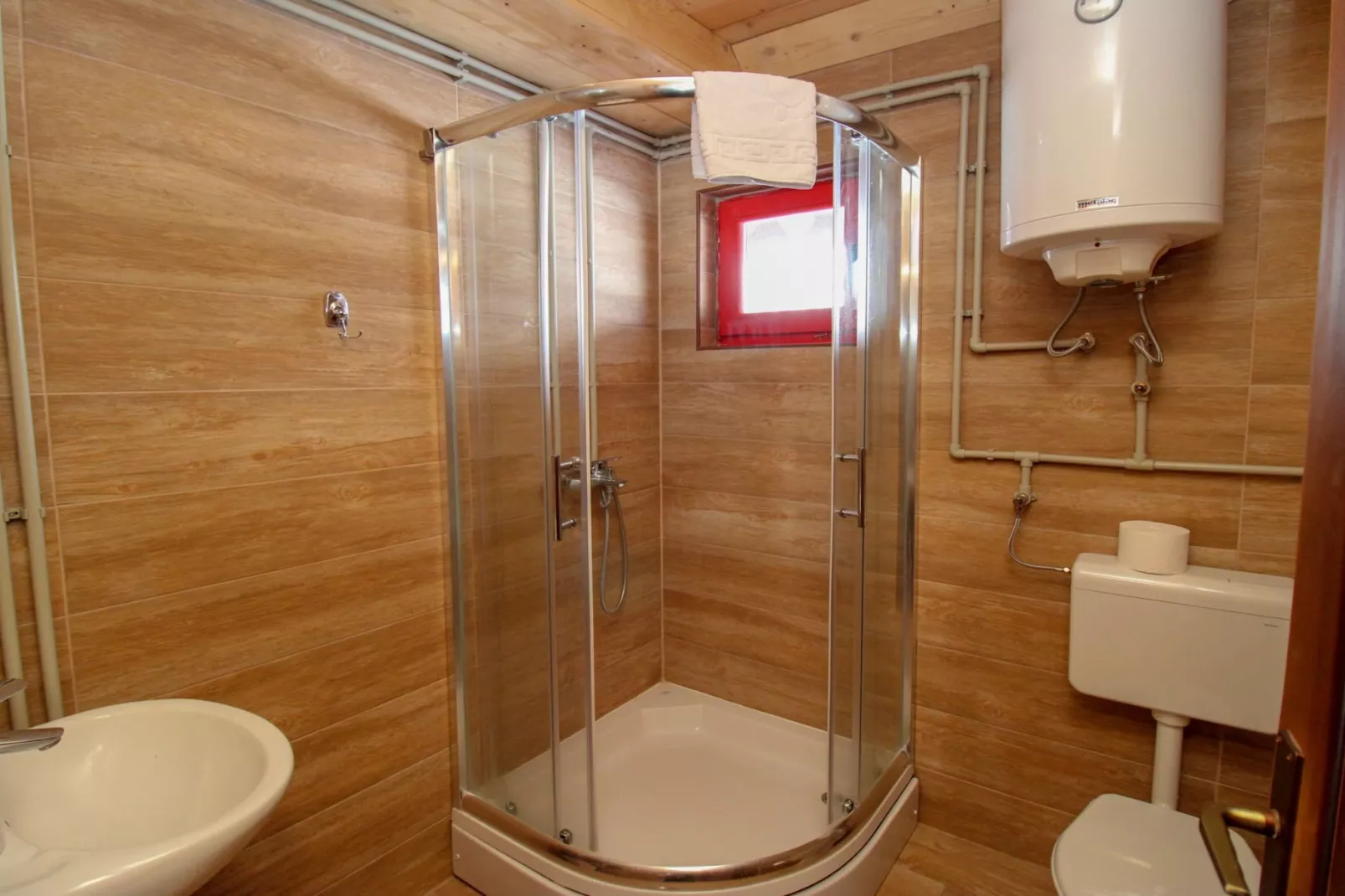 Ethno Village Dolina Mira - Two Bedroom Holiday Home (Romanija)-Badkamer