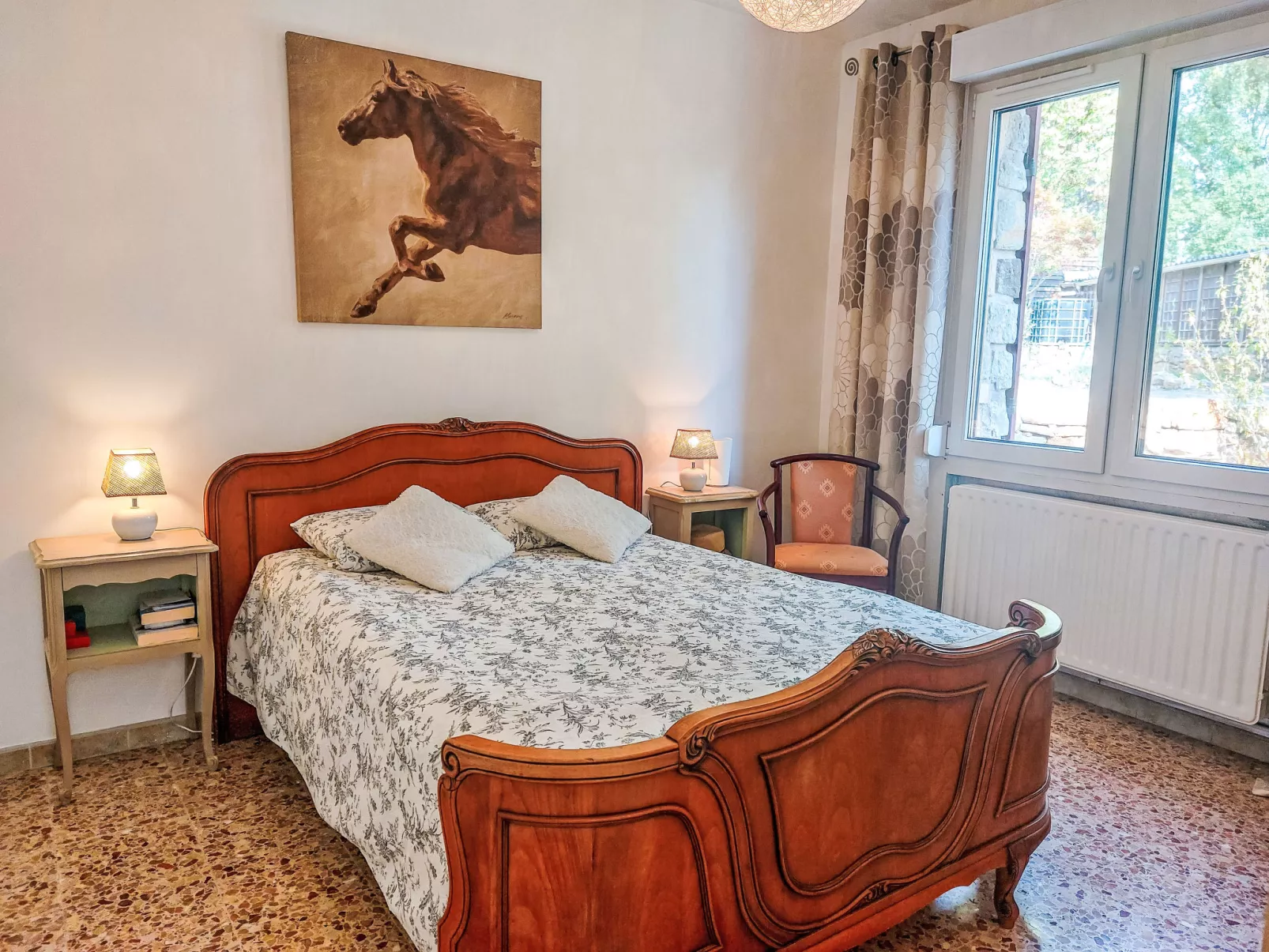 Les Pierres Fleuries-Binnen