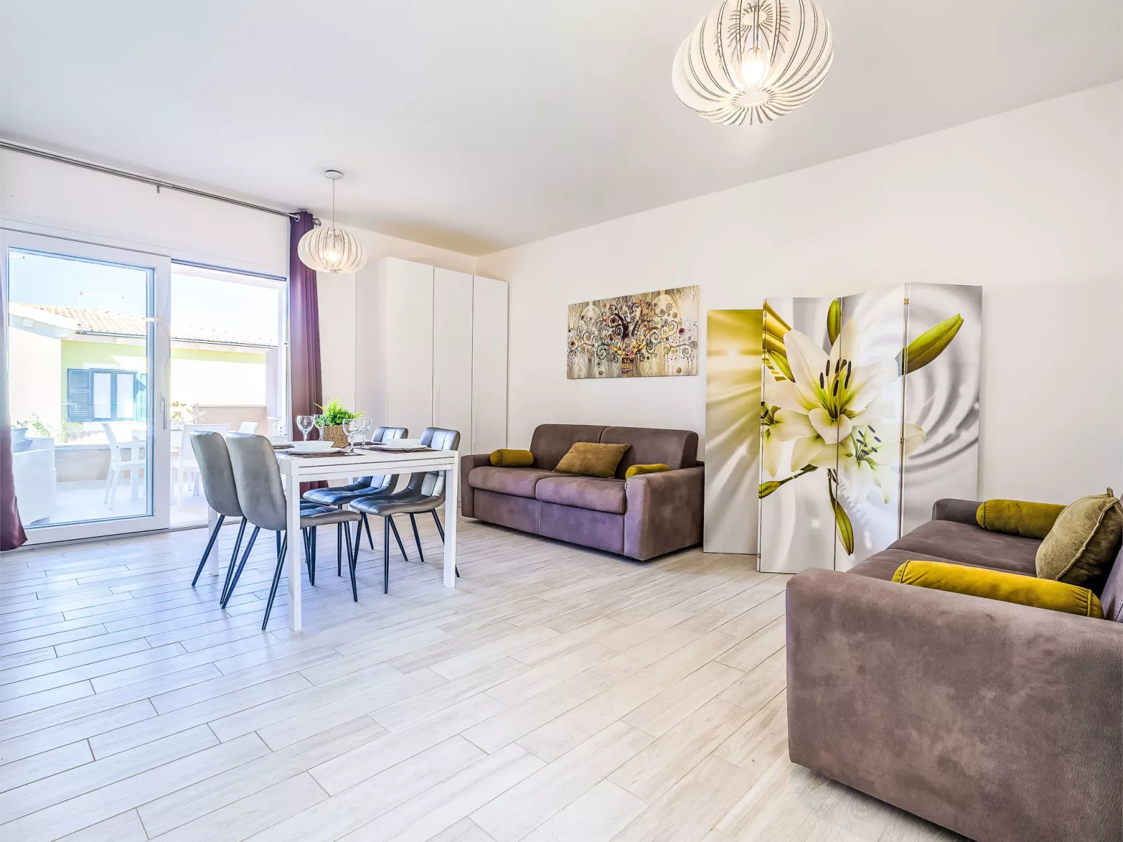 Granello di sole-Binnen