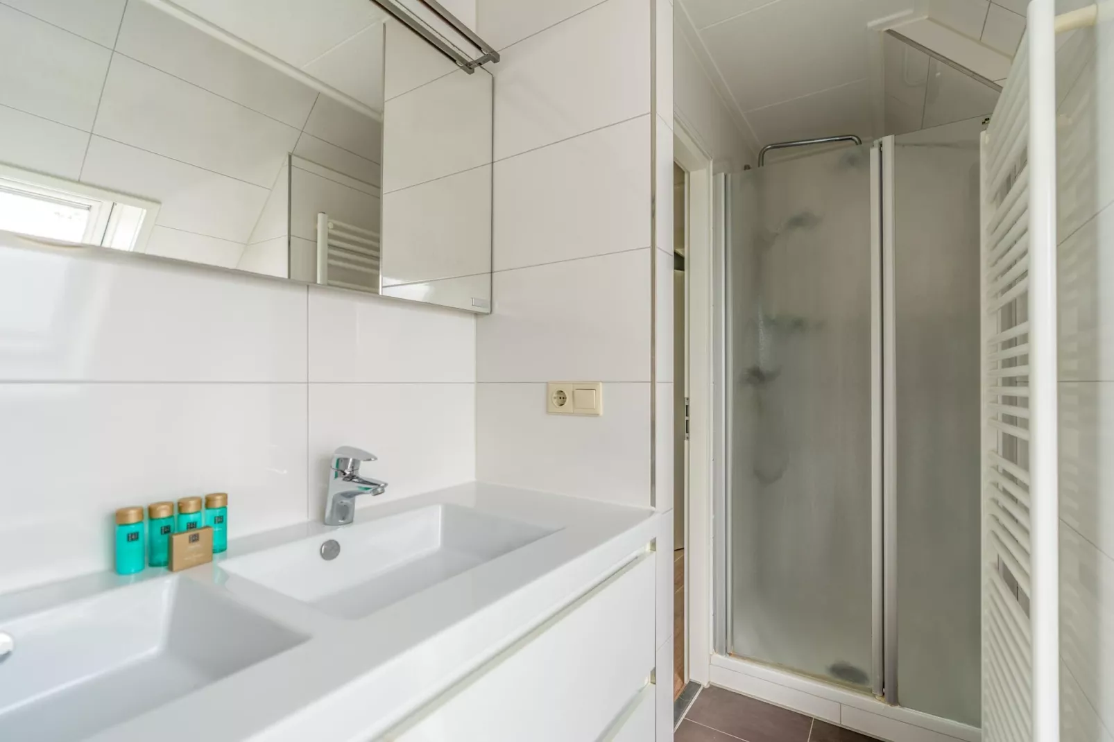 Kamperfoelie 69-Badkamer