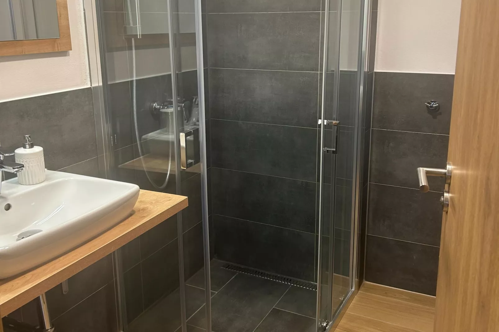 Mountapart- Wurzhöhe Top 2-Badkamer