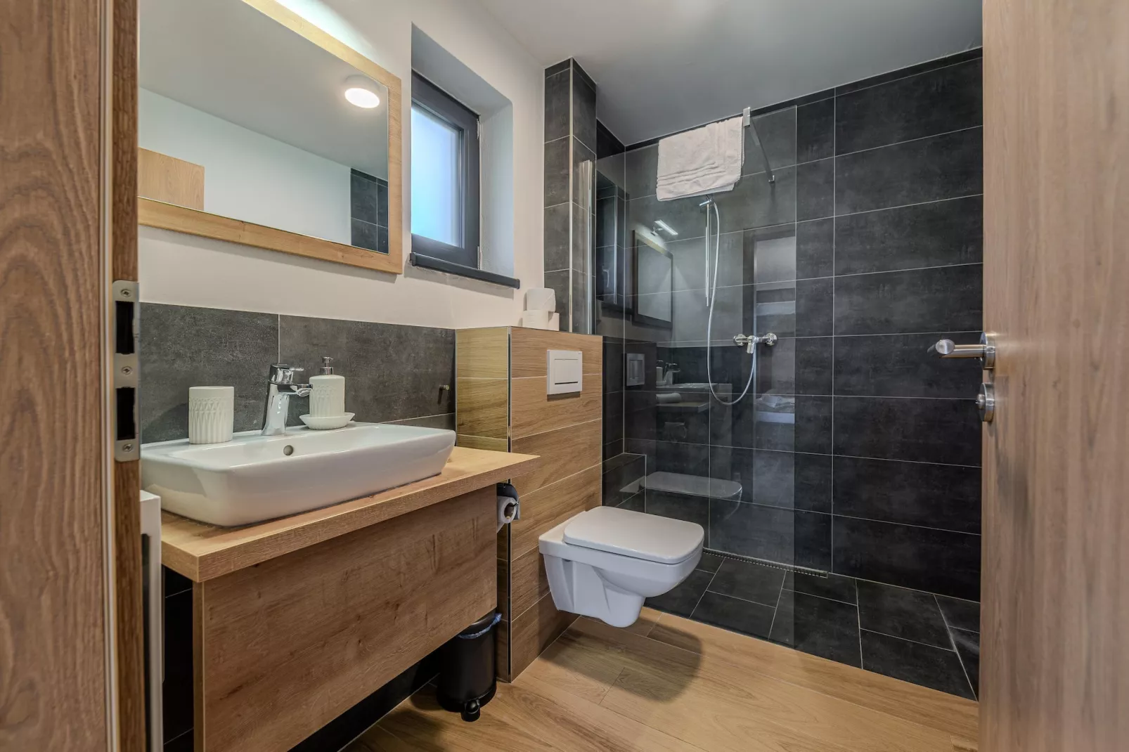 Mountapart-Wagstätt Top 3-Badkamer