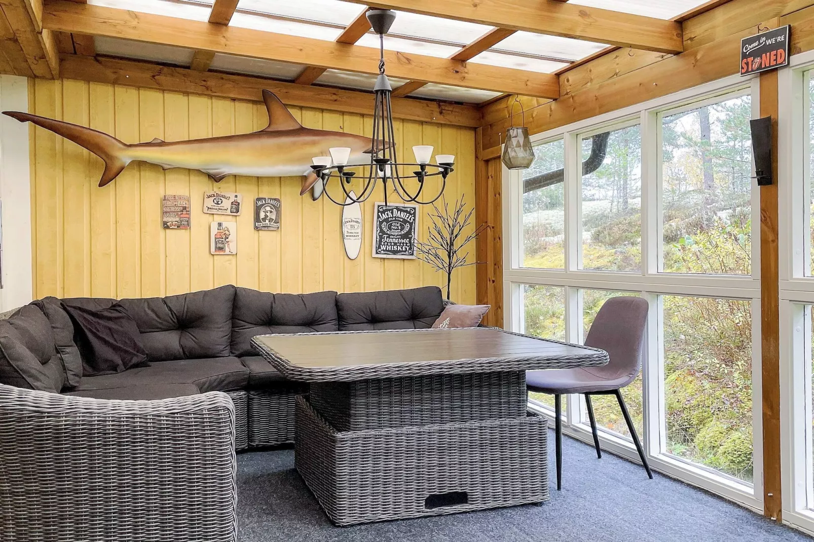 Gezellig toevluchtsoord in het bos met bubbelbad