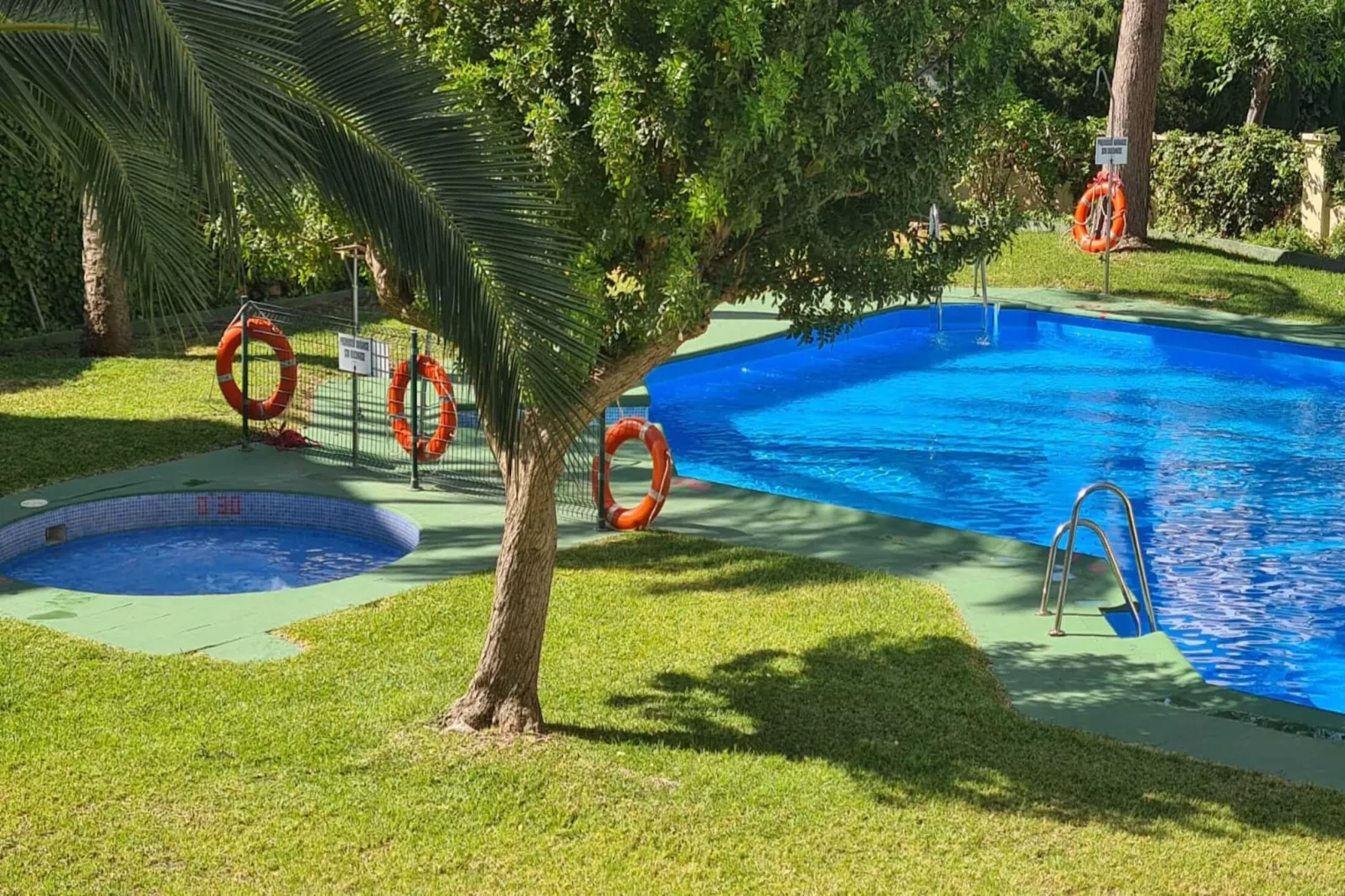 CT 344 AL - Faro's Teckel Apartments Geminis Sky-Tuinen zomer