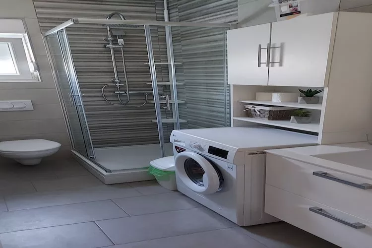 Apartment Villa Louminos - Two Bedroom Apartment with Terrace and Sea View-Badkamer