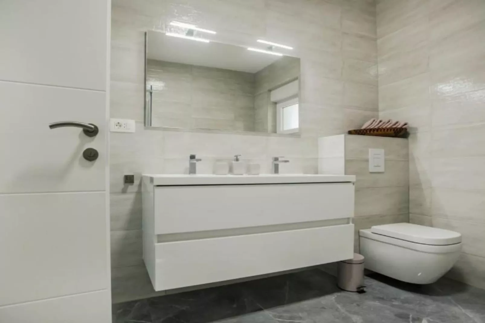 Beautiful Haven Villas - Villa Antonija with Outdoor Pool-Badkamer