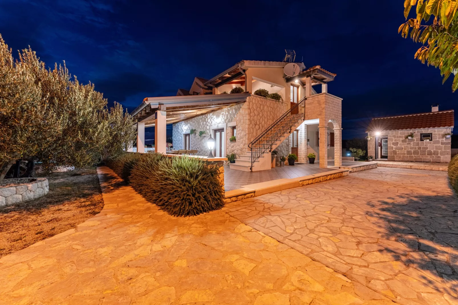 Villa Marijana-Buitenkant zomer