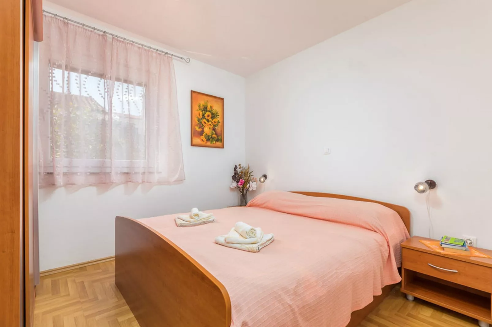 Apartment Dana - Two Bedroom Apartment with Terrace-Slaapkamer