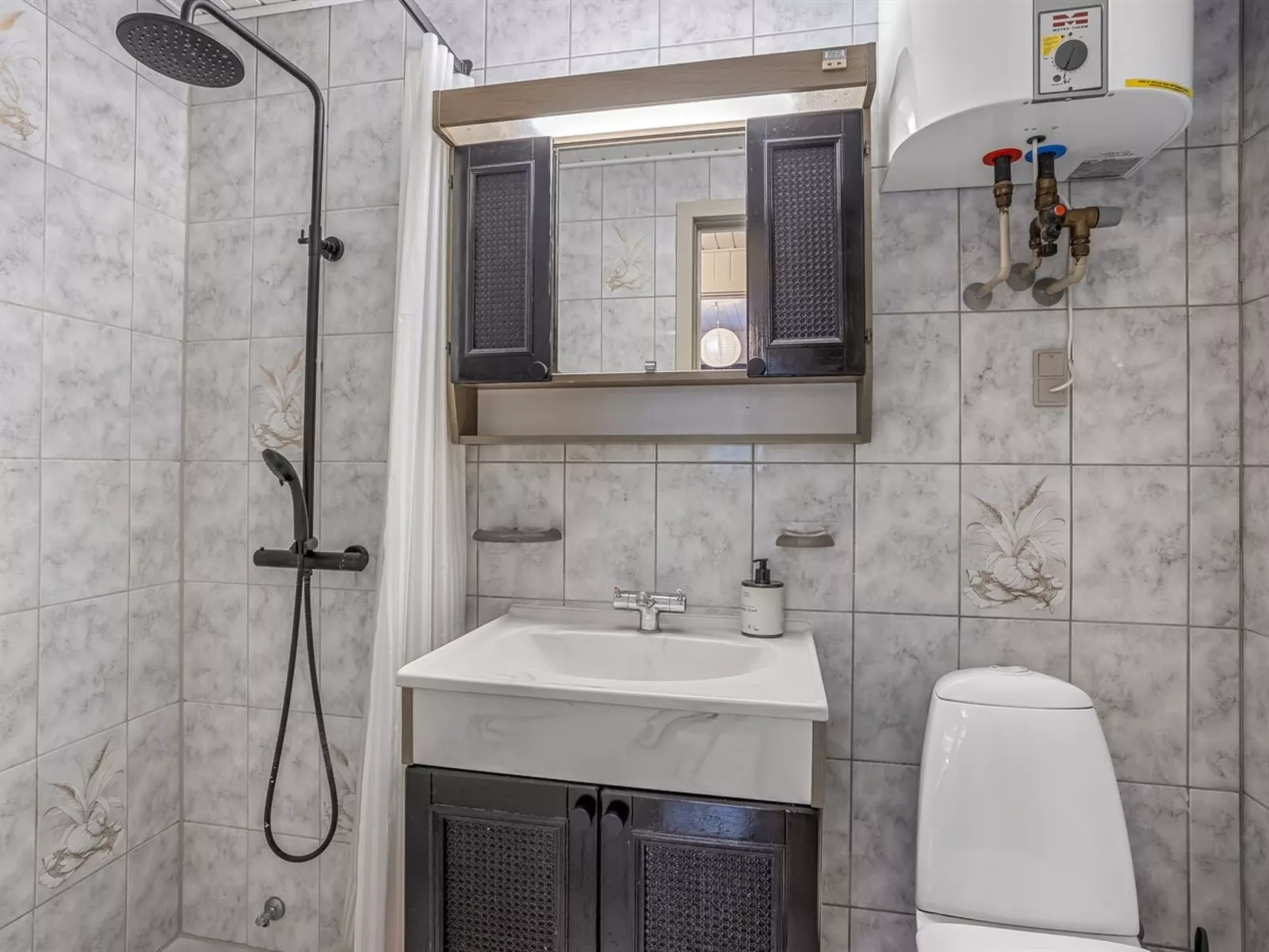 "Sheyla" - 70m from the sea-Binnen