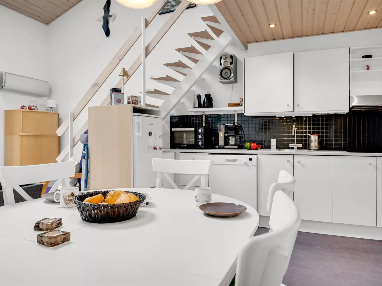 "Epiphania" - 100m to the fjord-Binnen