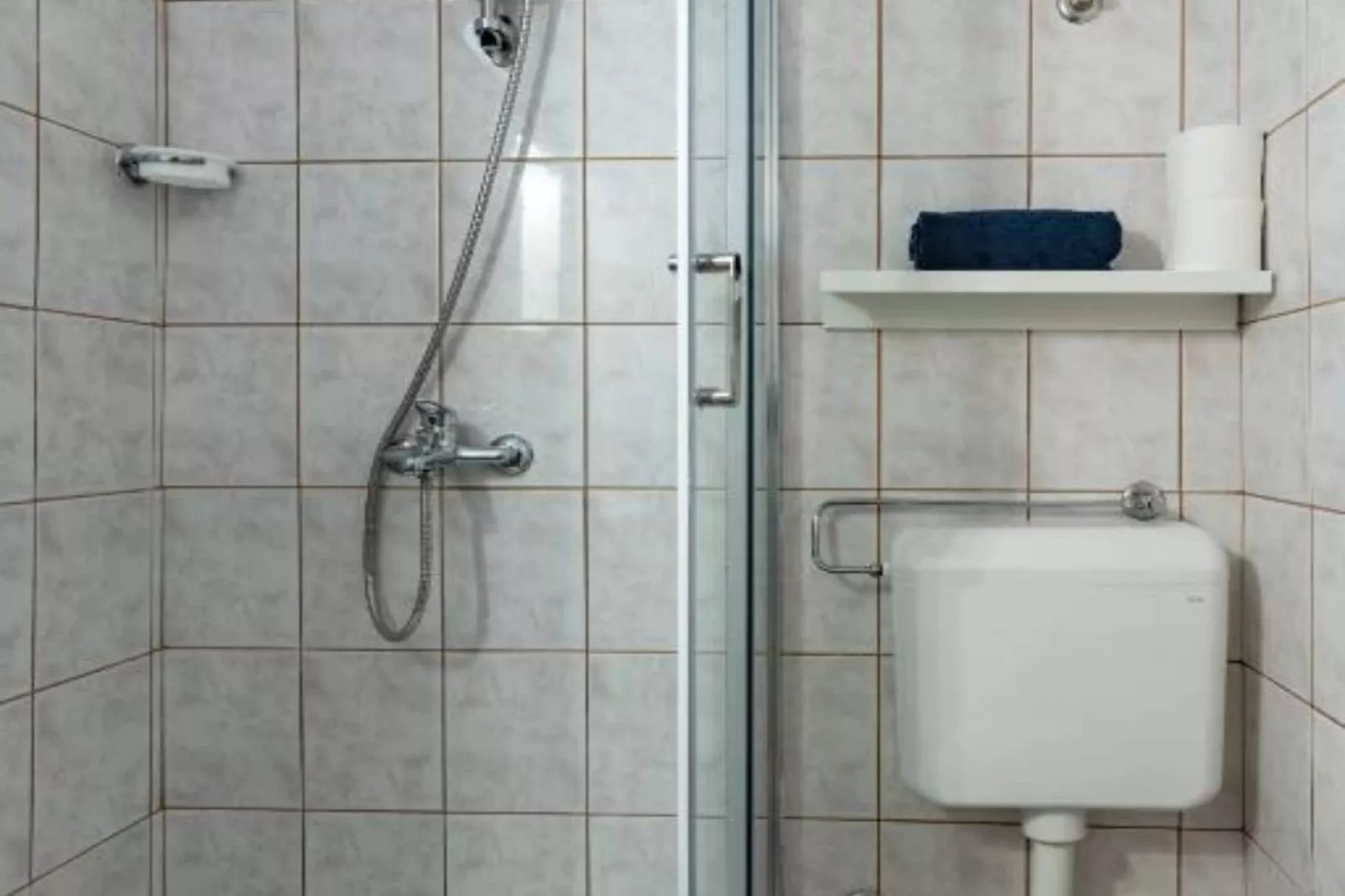 Apartment Verde Blu - Two Bedroom Apartment With Terrace And Garden View-Badkamer