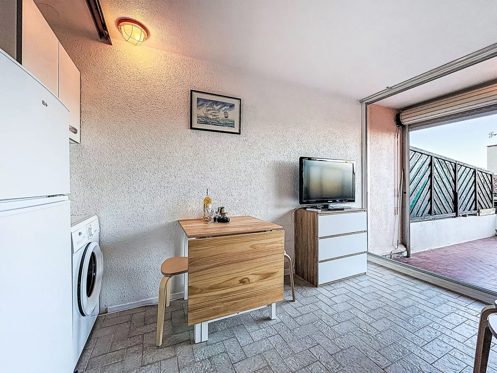 Le Lagon Bleu-Binnen