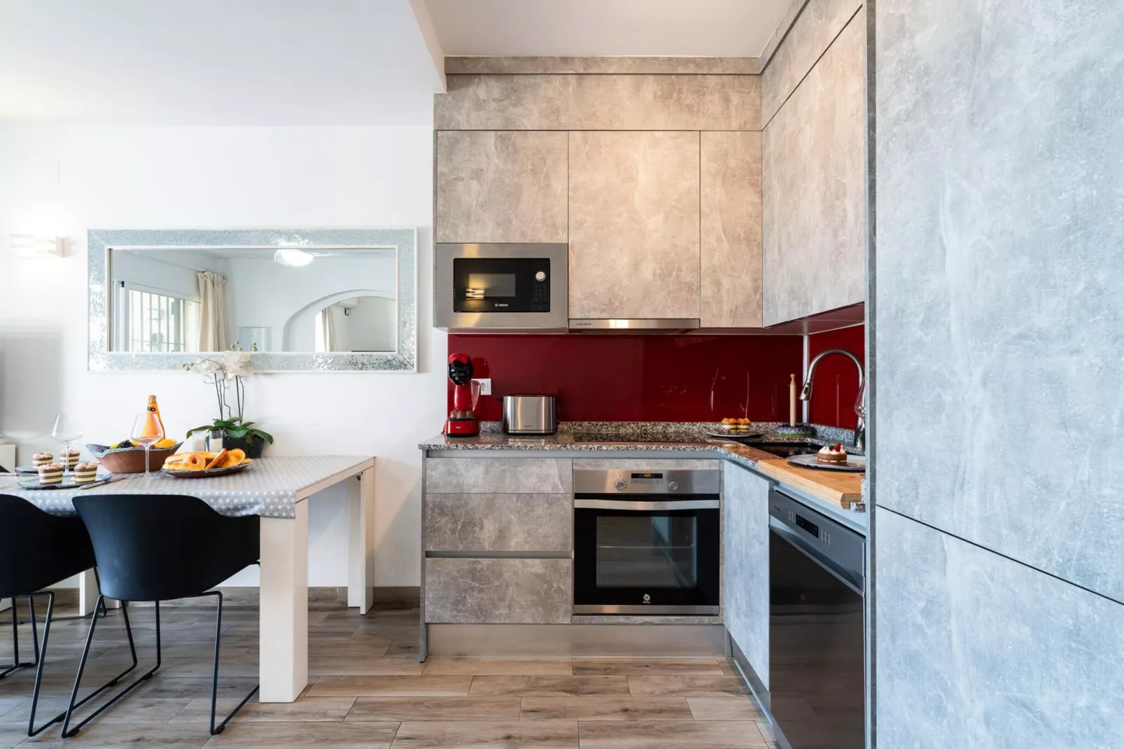 CT 399 - Faro's Beachfront Apartment in Calahonda-Keuken