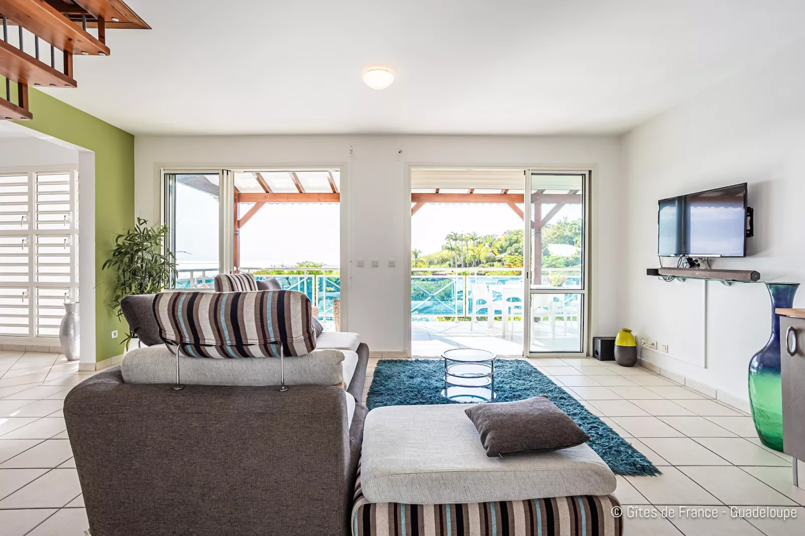 Paradise Bay Villa standing avec vue sur mer Non Remboursable-Woonkamer