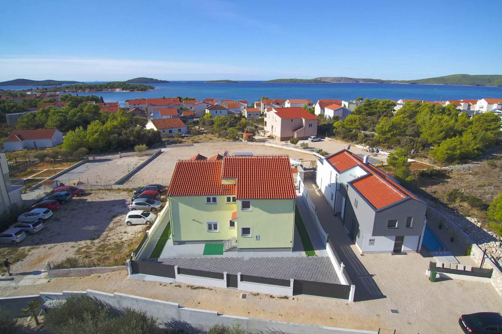 Sea view Villa Brodarica-Buitenkant zomer