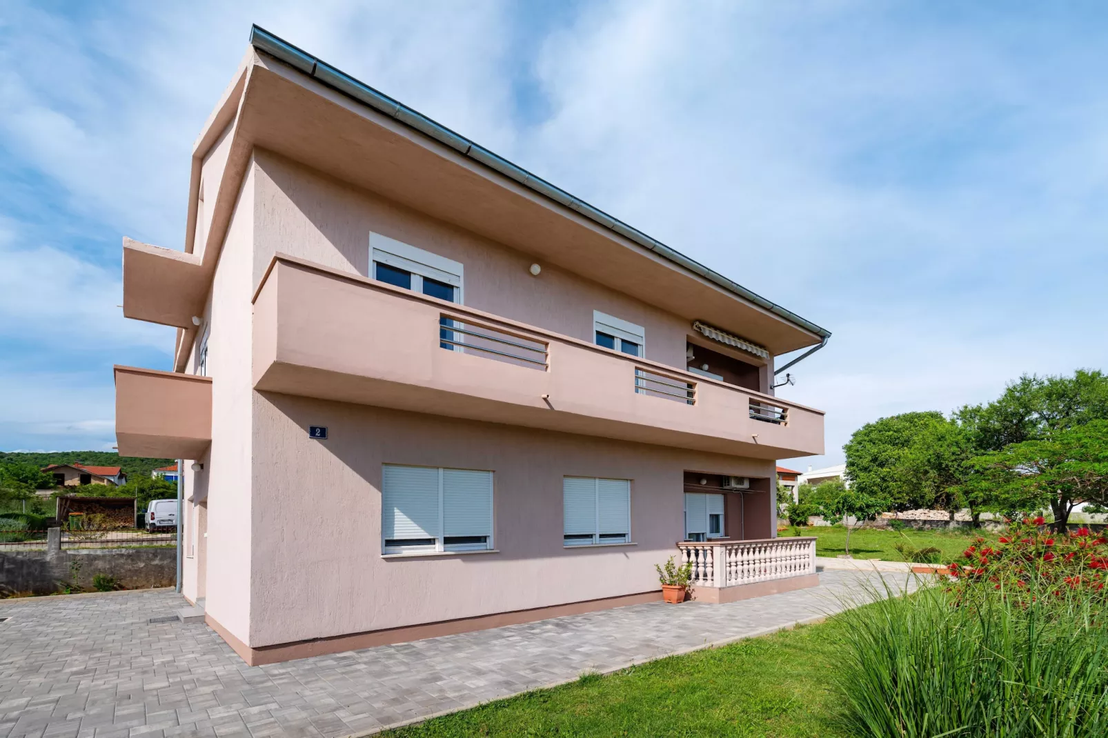 Sea view apartment Nika-Buitenkant zomer