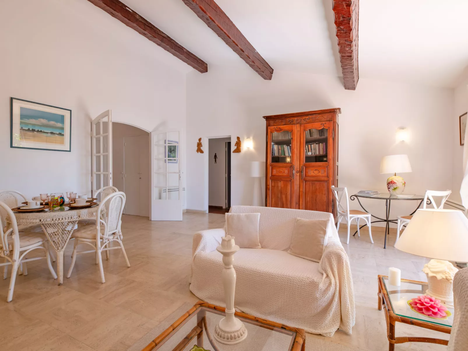 El Cantarello-Binnen